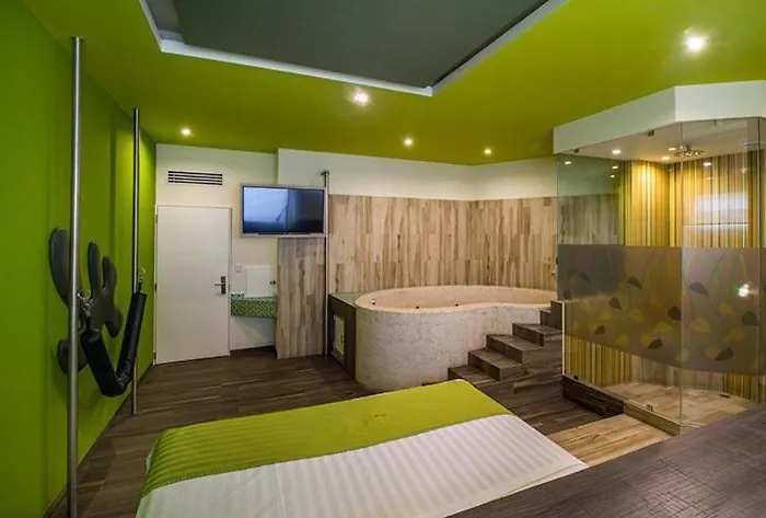 Y Natura Hotel 4*